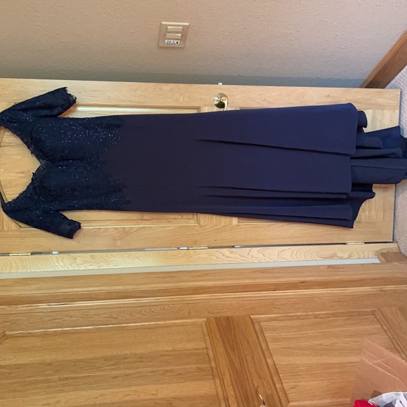 MGNY  beaded Lace on Net over Stretch Crepe - Picture 4 of 6